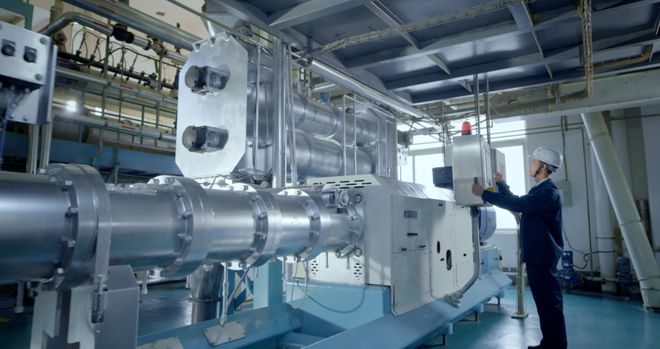 通威開創(chuàng)'好產(chǎn)品'年 郭異忠引領(lǐng)飼料行業(yè)邁向質(zhì)量新紀(jì)元，工廠化養(yǎng)蝦目標(biāo)100萬噸